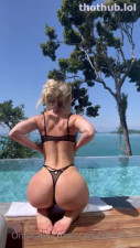 Scarlettkissesxo poolside solo