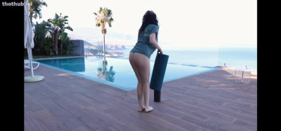 Laurine Naked Yoga Onlyfans