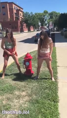 OnlyFans leaked Lilly Vig & Lily Flowers Peeing Outside on HDthot