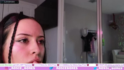 rosiebones' Chaturbate show April-03-2024