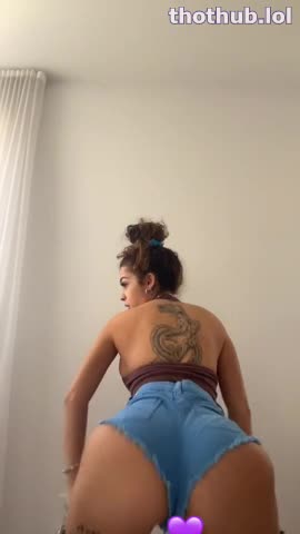 OnlyFans leaked Malu Trevejo Jeanshorts on HDthot