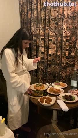 OnlyFans leaked Mia Khalifa Dinner Topless Video on HDthot