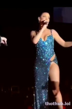 Milica Pavlović pussy slip Live on Stage