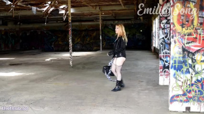 EmiliaSong - Black Canary Glass Dildo Multiple Orgasm