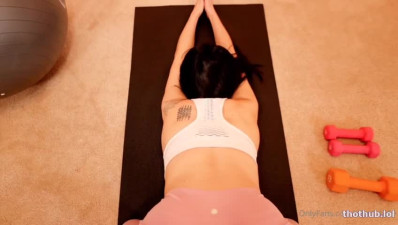 Elisetutu69 Yoga girl