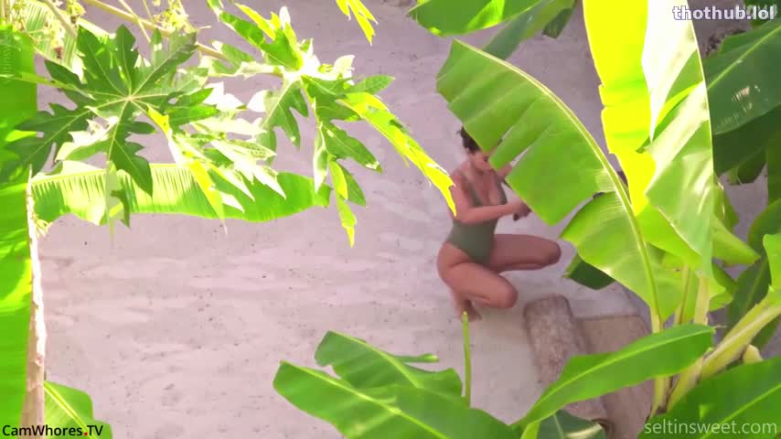 OnlyFans leaked Selti does yoga and masturbates in the beach on HDthot