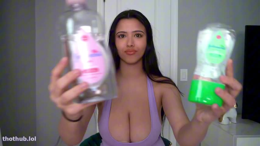 OnlyFans leaked Strawberrytabby Baby Oil vs Body Gel on HDthot