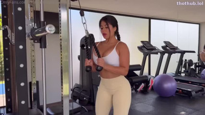 Steffy Moreno workout