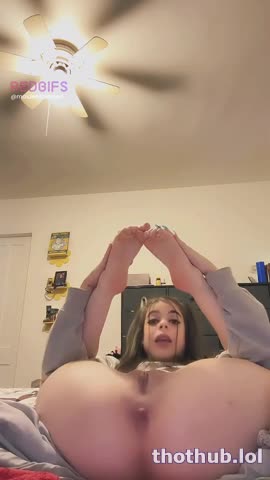 OnlyFans leaked Spreading her legs and pussy on HDthot