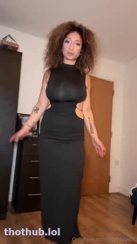 OnlyFans leaked Curly hair baddie with big tits on HDthot