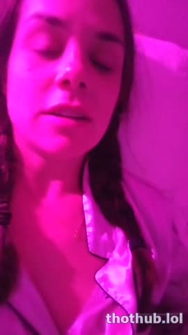 OnlyFans leaked Laurawould123 Playing in Bed on HDthot